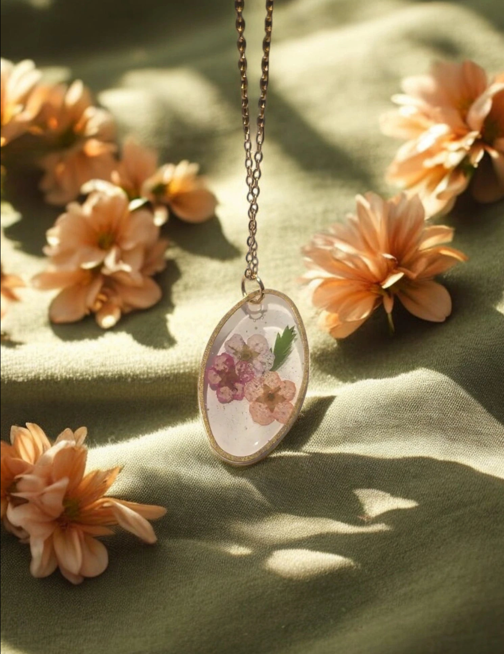 Minimalist Oval Pressed Flower Pendant | Real Botanical Resin Necklace