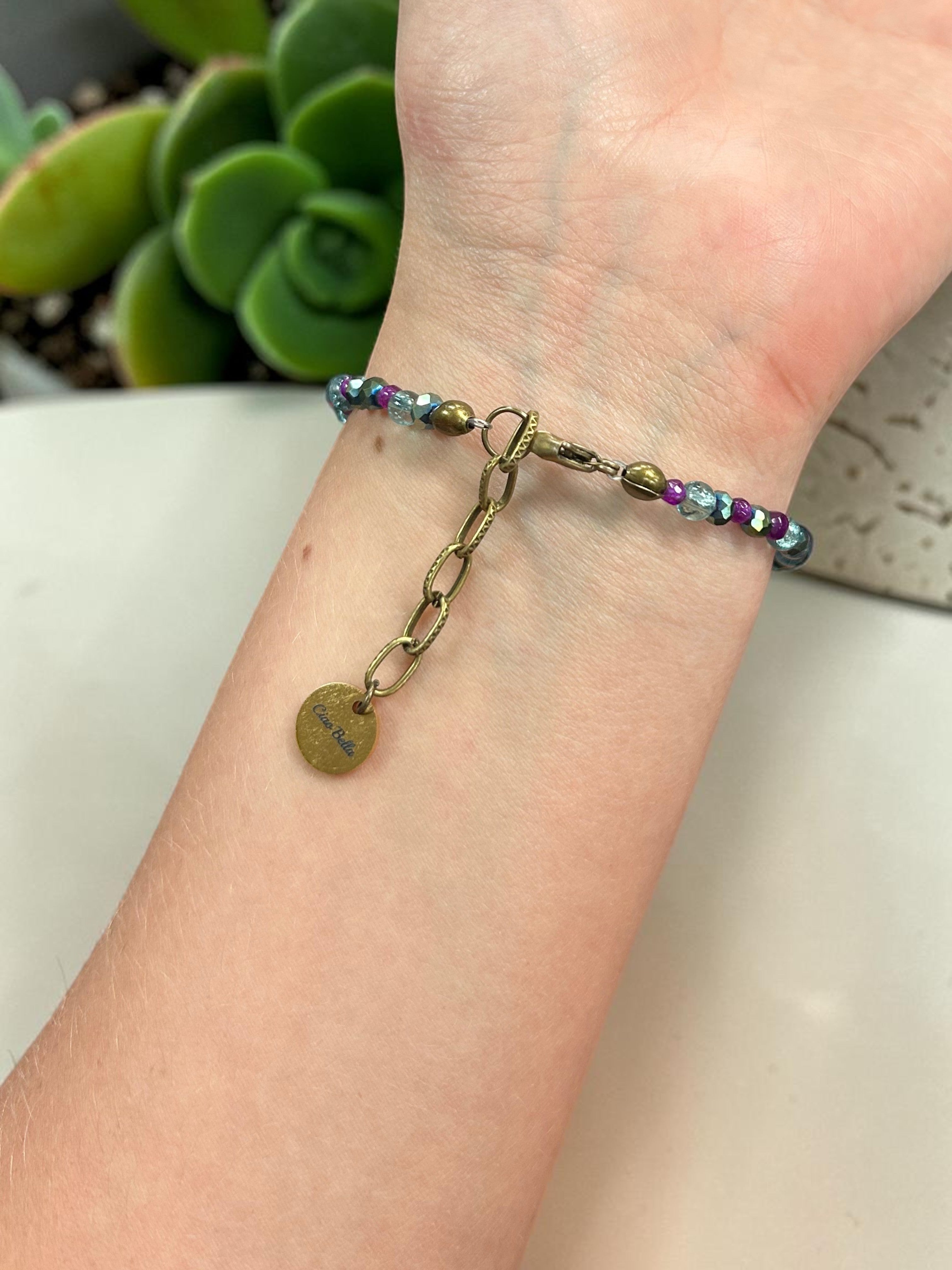 Shimmering Abalone Shell Multicolor Antique Gold Beaded Bracelet