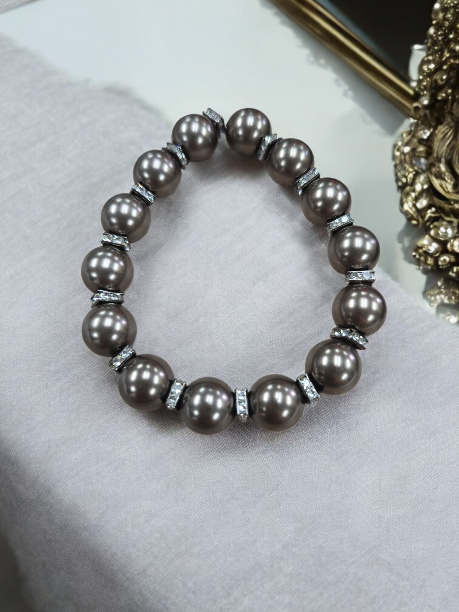 Elegant Wonen's Brown Austrian Pearl and Crystal Stretch Bracelet