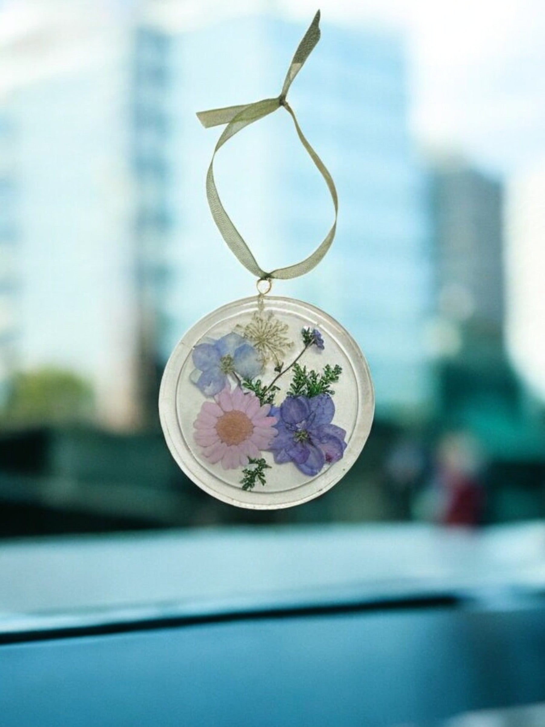 Handmade Pressed Flower Resin Sun Catcher | Michelle Marie Boutique