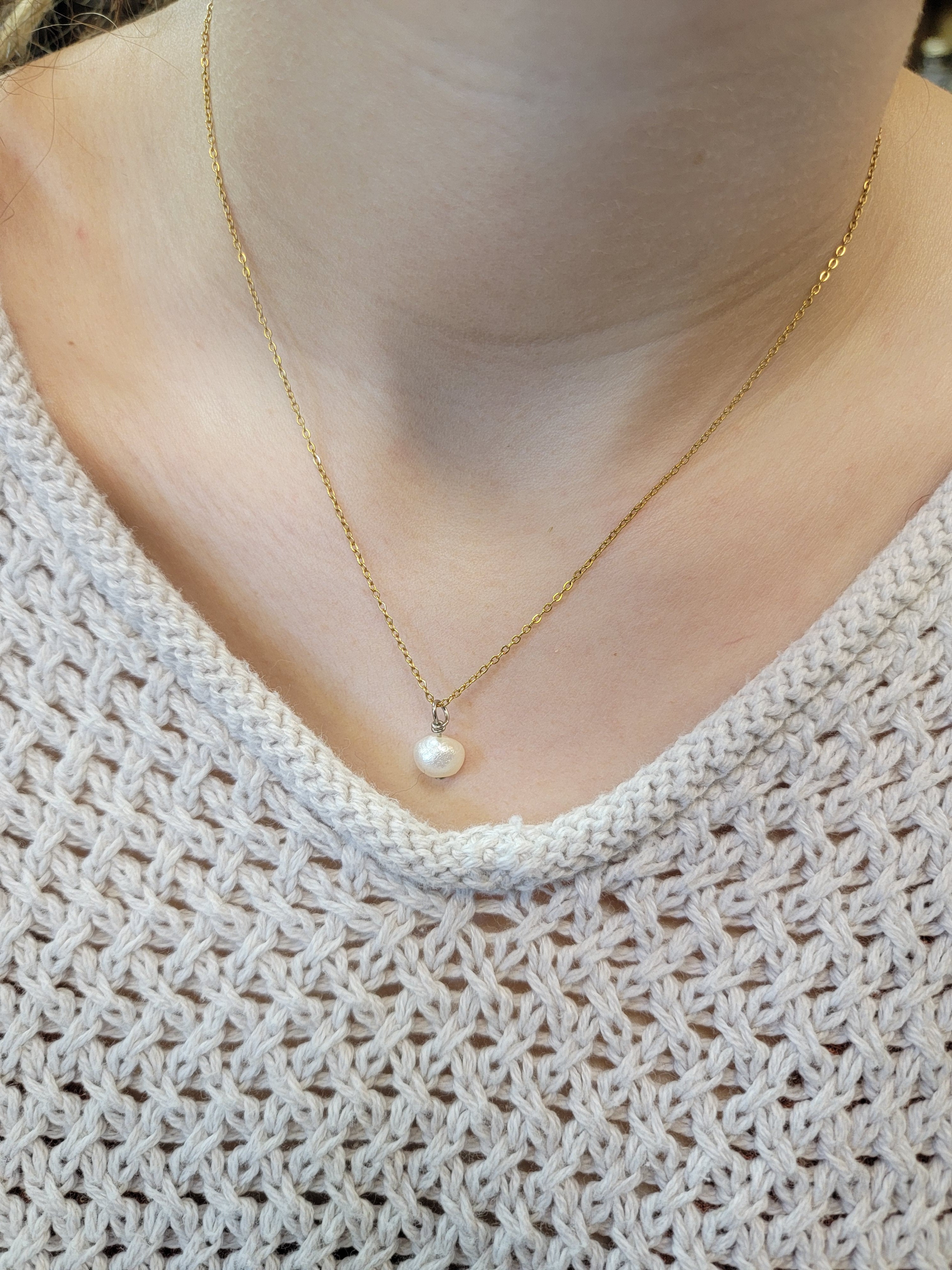 Dainty Gold Necklace with Fresh Water Pearl Pendant