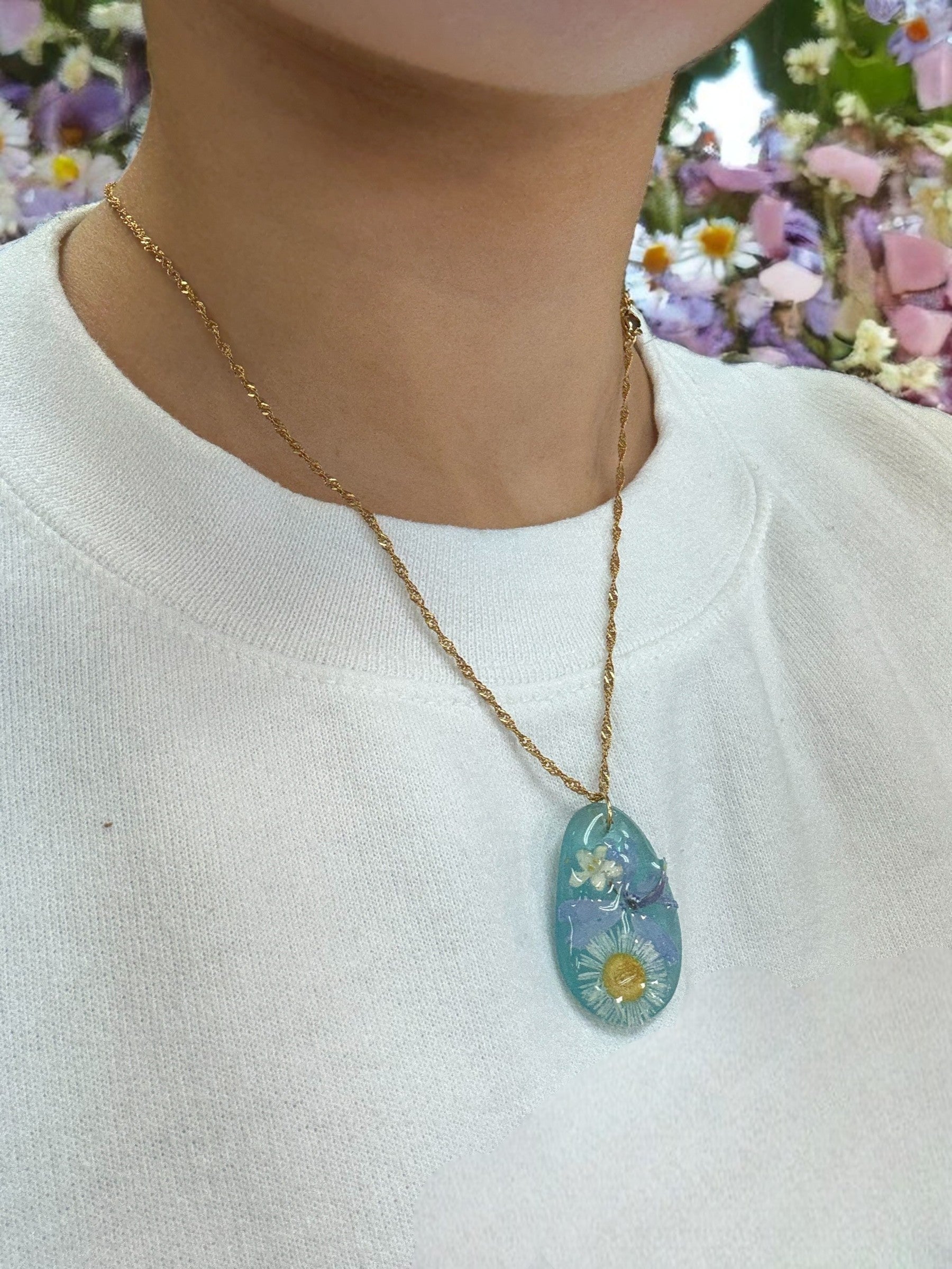 Women's Flower Bloom Green Sea Glass Pendant Necklace