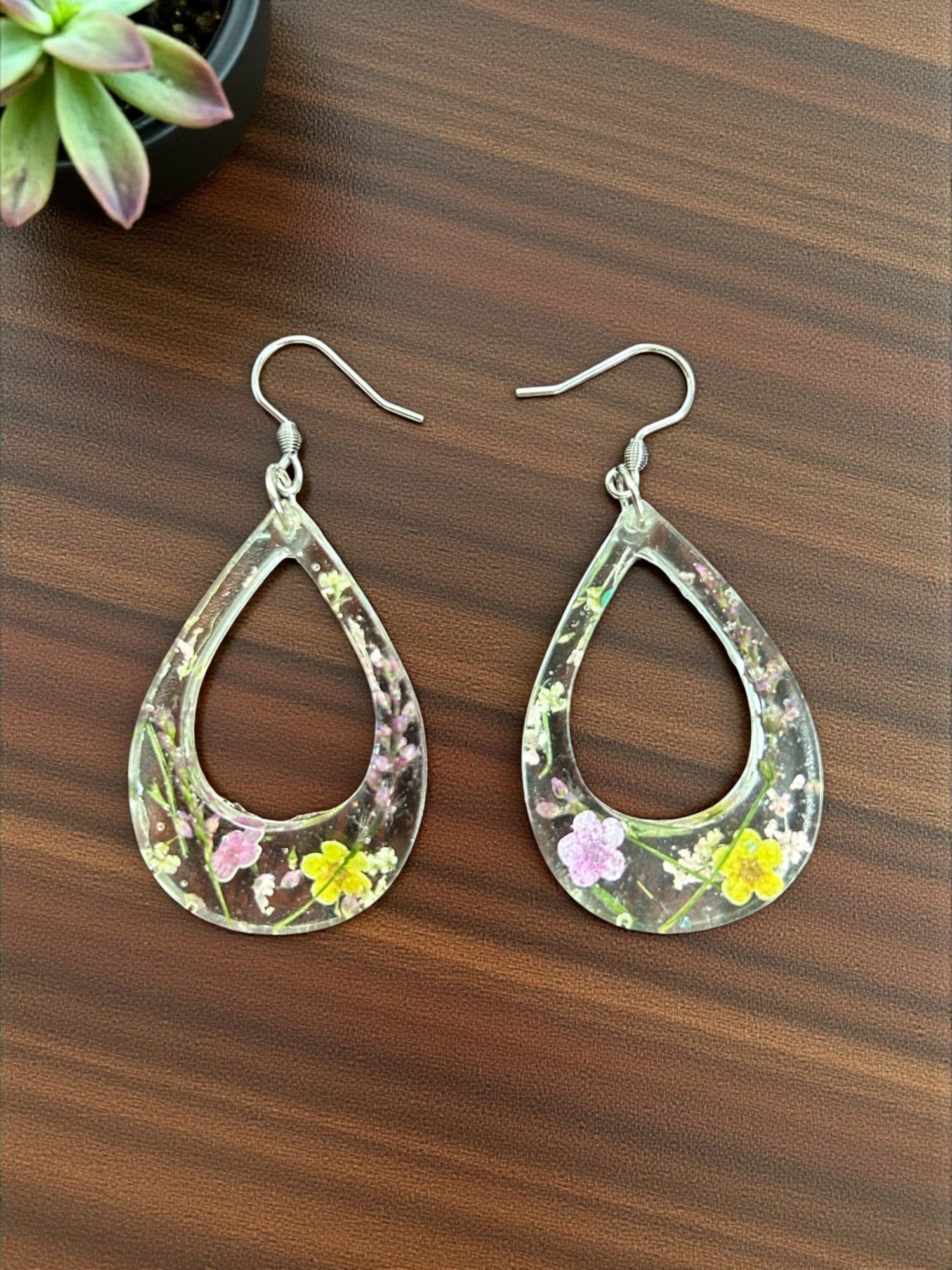 Pressed Flower Resin Teardrop Earrings in Rainbow Variant Colors