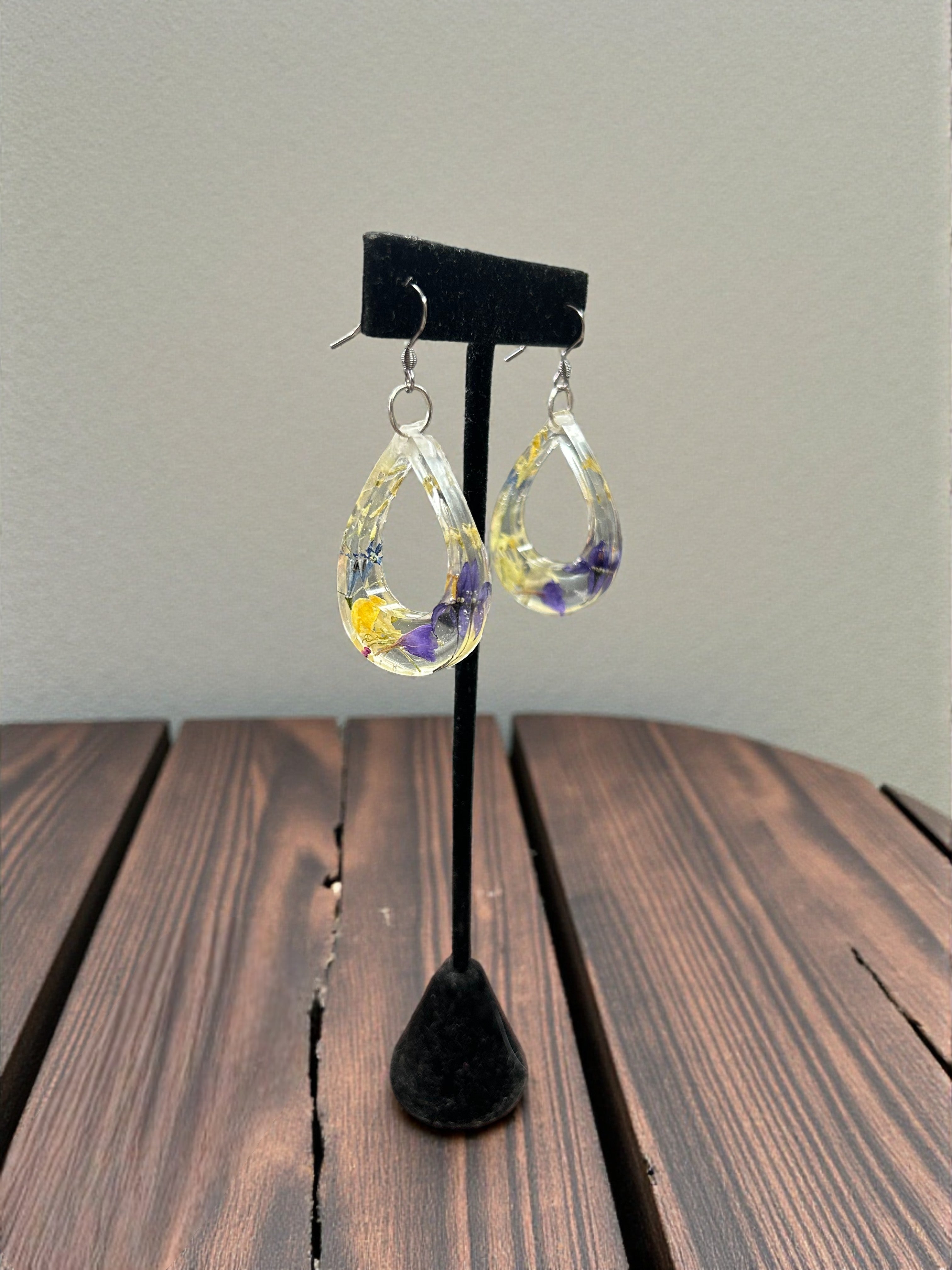 Pressed Flower Resin Teardrop Earrings in Rainbow Variant Colors
